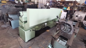 Torno Mecânico Universal de Bancada Horizontal com Cava, Alta Rigidez, para Trabalhos em Metal - Product Image 6