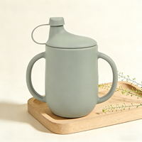 Gobelet à eau pour bébé en silicone souple sans BPA de qualité alimentaire avec logo personnalisé, gobelet à paille pour enfant, gobelet d'apprentissage pour tout-petit