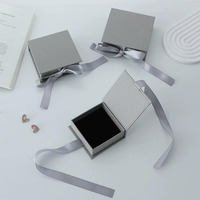 Boîte en carton en forme de livre avec ruban et nœud, pour boucles d'oreilles créoles personnalisées, broches, boutons de manchette, badges, gris froid, marron café, noir, rouge