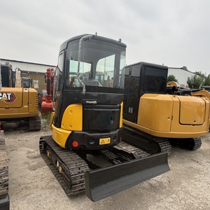 Excavadora Hidráulica Usada Original Japonesa Komatsu PC35 Mini de 3.5T para Agricultura, Movimiento de Tierras y Obras de Construcción - Product Image 3