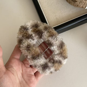 Pinces à cheveux pour femmes européennes et américaines, 10 cm, imprimé léopard, carrées creuses, en acrylique, rectangulaires, Haarklammer - Product Image 2