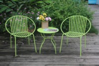 Promotion Usine Chine : Ensemble Bistro Traditionnel pour Salon et Jardin - 1 Table et 2 Chaises Empilables en Fer Forgé