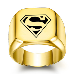 Bague carrée Superman 18 mm en acier inoxydable avec logo gravé au laser, bijou pour femme, cadeau - Product Image 2