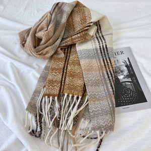 Écharpe chaude épaisse à franges et à carreaux pour femmes, haut de gamme, automne et hiver - Product Image 6