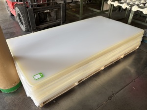Feuille acrylique anti-rayures protégée contre les UV 4*8 pieds, feuilles acryliques en plastique Perspex de haute qualité pour la publicité - Product Image 4
