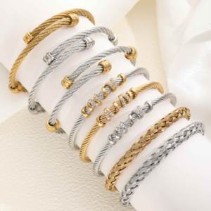 Bracciali e Braccialetti di Gioielleria alla Moda, Collezione Personalizzabile di Bracciali a Polsino e Braccialetti Rigidi con Stili in Tono Oro e Argento - Product Image 3