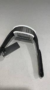 คุณภาพระดับท็อปตั้งแต่เริ่มต้น สายรัดข้อมือทำจากยางฟลูออรีนเกรดอากาศยาน นี่คือนาฬิกาจักรกลที่ทันสมัย - Product Image 3