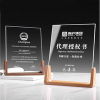 Trophée de plaque de récompense en verre Simple clair avec base en bois imprimé UV poli Médailles de médaille de cristal bon marché Artisanat