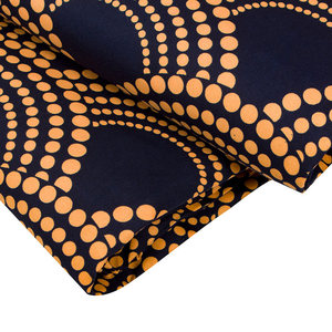 <span class=keywords><strong>Tissu</strong></span> artisanal Ankara en <span class=keywords><strong>polyester</strong></span> 100% durable 105GSM à motif à pois et à rayures pour vêtements - Product Image 2