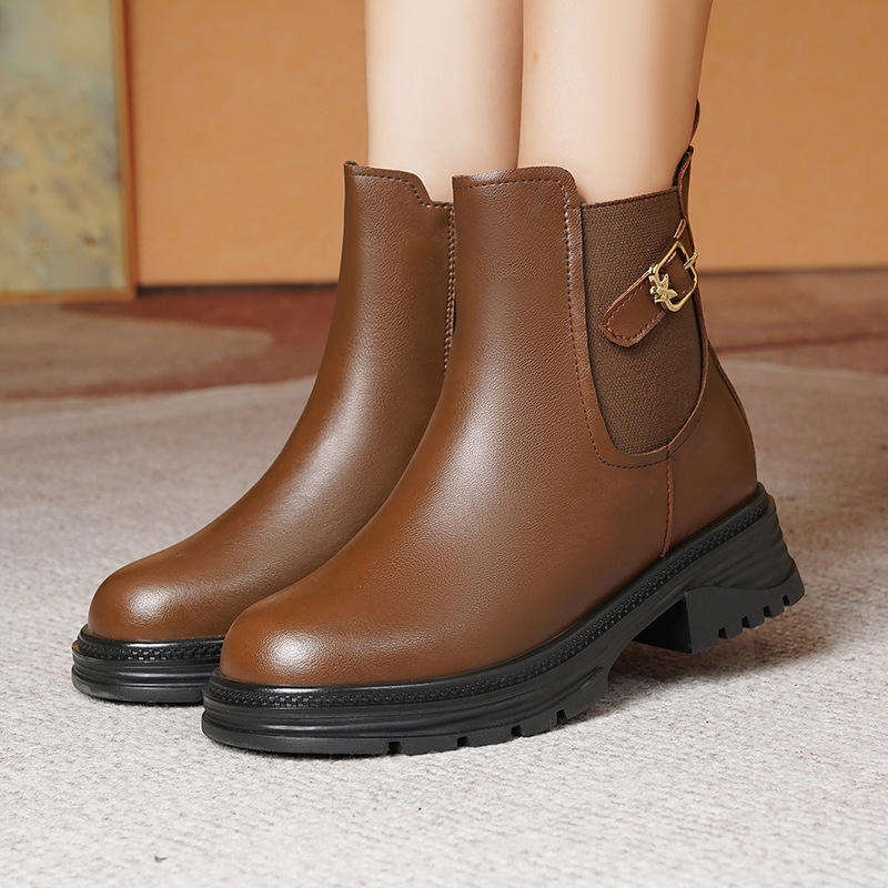 สีน้ำตาล