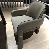 Chaise de salle à manger italienne de luxe, fauteuil rembourré en similicuir et tissu avec pieds en métal pour salon, hôtel, villa, Arabie Saoudite