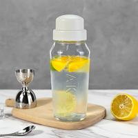 Shaker à cocktails en verre sodocalcique 500 ml, couleur personnalisée, transparent, avec échelle de volume intégrée et passoire, type Cobbler, direct usine