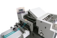 Machine automatique de pliage de papier croisé