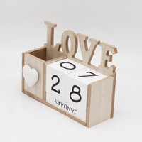 Porte-stylo en bois créatif en forme de cœur, style simple, avec calendrier de bureau en bois – Ensemble de décoration