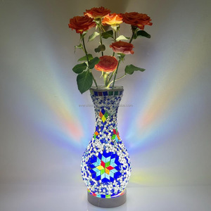 Lampe en mosaïque de verre artisanale colorée de <span class=keywords><strong>Marrakech</strong></span> avec base en métal, lampe de bureau turque marocaine USB pour la décoration du salon - Product Image 1