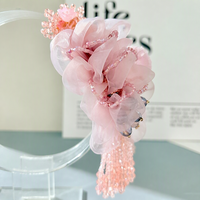 Pince à cheveux Super Féerique en Organza avec Fleurs, Faite à la Main, Perles et Long Pompon, Pince Requin de Luxe pour Mariage
