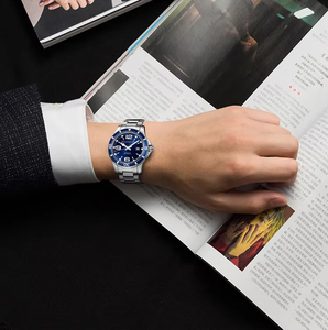 Reloj de Cuarzo Analógico con Logotipo Personalizado, Correa de Acero Inoxidable, Cristal con Revestimiento de Zafiro, 42 mm, Resistente al Agua 5 BAR, de Lujo, para Hombre - Product Image 6