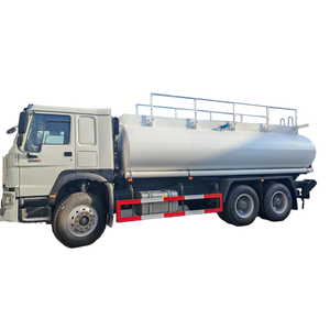 Nouveau <span class=keywords><strong>camion</strong></span> <span class=keywords><strong>citerne</strong></span> robuste 6x4 pour le transport de pétrole tout-terrain avec des pneus robustes et une capacité de plus de 30 000 L - Product Image 4