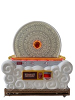 Kiosque interactif de vente automatique de pierres porte-bonheur I Ching avec disque rotatif, effet de brouillard et éclairage LED, distribuant des souvenirs personnalisés