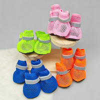 Chaussures de sport confortables pour chien en maille polyester d'été avec semelles souples et chaussettes intégrées pour la marche en extérieur