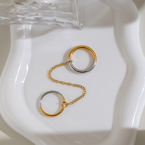 Anillos Minimalistas de Acero Inoxidable de Doble Color, Hipoalergénicos e Impermeables, con Cadena - Product Image 4