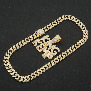 Nouveauté 2026 Colliers pour hommes avec pendentif lettre assemblée au design personnalisé et original, style Hip Hop Rap, Bijoux de mode en gros - Product Image 3