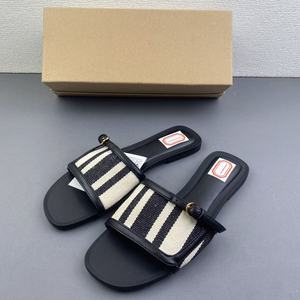Sandales plates à bout rond à motif noir et blanc, nouvelle collection été 2026 ZA pour femmes, sandales tongs simples à enfiler à bout ouvert - Product Image 1