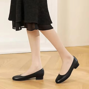 Escarpins à bout rond <span class=keywords><strong>et</strong></span> talon carré bas pour dames à la mode personnalisée chaussures habillées formelles en cuir <span class=keywords><strong>blanc</strong></span> <span class=keywords><strong>noir</strong></span> pour femmes - Product Image 4