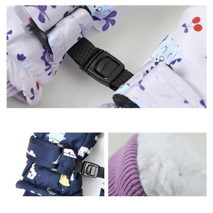 Gants de <span class=keywords><strong>ski</strong></span> imperméables et coupe-vent en polyester pour enfants (filles et garçons) – Tailles S-M-L – Rose et <span class=keywords><strong>bleu</strong></span> <span class=keywords><strong>marine</strong></span> unis – Idéaux pour l'hiver et les activités de plein air - Product Image 4
