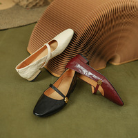Ganzjährige Leichte Büro-Romantik-Dating-Damenschuhe 3D Gold Kamelie Blumen Mary Jane Flats Leichte Bankett-Freizeitschuhe OEM Maßanfertigung