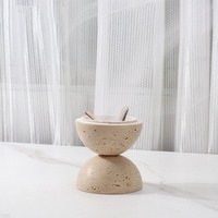 Brûleur d'encens rond en marbre naturel fait à la main, beige, travertin, décoration d'intérieur de luxe, accent de décoration d'intérieur, pot à bougie