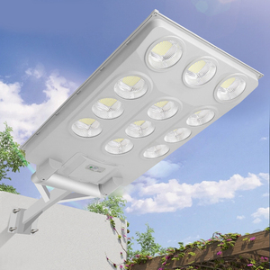 Alimentation directe d'usine 100W 200W 300W intégré tout en un lampe d'autoroute carrée à lumière LED solaire - Product Image 2