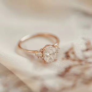 Bague de fiançailles ovale en or véritable 14 carats avec moissanite VVS de <span class=keywords><strong>2</strong></span> carats pour femme MaiYi - Product Image 4