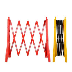 Usine <span class=keywords><strong>pas</strong></span> <span class=keywords><strong>cher</strong></span> prix Portable accordéon porte contrôle des foules Barricades <span class=keywords><strong>extensible</strong></span> clôture pliable barrière pour la sécurité routière - Product Image 5