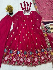 Vestido Tradicional Indio Pakistaní Salwar Kameez Anarkali, Elegante Diseño con Dupatta, Ropa de Fiesta para Mujer, Verano/Invierno, Corte Regular - Product Image 4