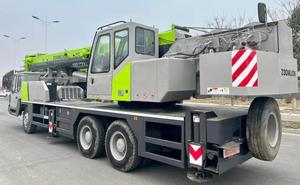 Grue Zoomlion ZTC500T 50 tonnes en bon état, levage efficace, moteur Weichai d'origine pour projets lourds - Product Image 4