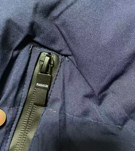 Gilet da <span class=keywords><strong>Uomo</strong></span> Imbottito in Poliestere Senza Maniche Autunnale di Tendenza all'Ingrosso con Logo Personalizzato OEM e Chiusura a Zip - Product Image 6