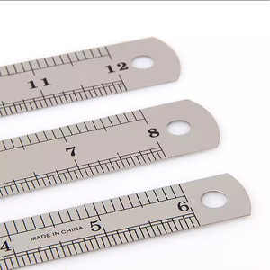 Regla recta de acero inoxidable de 60 cm con graduaciones de doble cara para dibujo, bocetos y uso estudiantil - Product Image 2