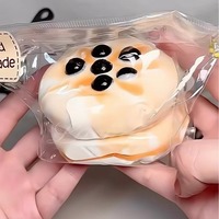 Jouet anti-stress en silicone fait main en forme de pain grillé épais aux perles de sucre roux, à rebond lent, de qualité alimentaire, texture crème et argileuse