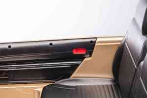 Auto Eléctrico para Niños Modelo Rover con Licencia Oficial, Range <span class=keywords><strong>Evoque</strong></span>, con Batería, Control Remoto 2.4G, Ruedas de EVA, Asiento de Plástico PP - Product Image 2
