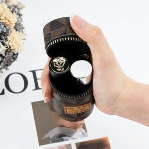 Exquisito Llavero de Moda, Mini Bolsa Impermeable Ecológica Portátil, Bolsa de Almacenamiento de PU para Pañuelos de Seda y Lápices Labiales, Aniversario - Product Image 4