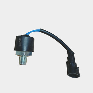 สวิตช์ไฟเบรก JK611Q 3712-00098 สำหรับอะไหล่รถมินิบัสคิงลอง - Product Image 1