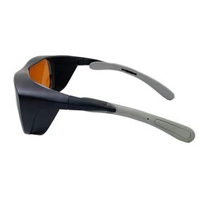 調整可能なテンプルを備えた<span class=keywords><strong>532nm</strong></span>および1064nmデュアル波長ブロッキング半導体遠赤外線レーザー安全メガネ - Product Image 3