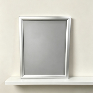 Cadre en aluminium durable de 25 mm avec panneau arrière en PE pour une affichage mural fiable d'affiches et de publicités - Product Image 1