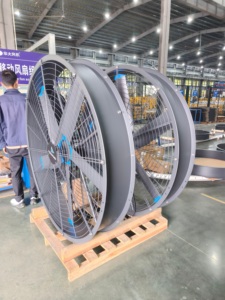 Ventilateur mural HVLS silencieux 40 dB+ à 5 pales en aluminium de 1,5 m de diamètre avec contrôleur VFD 220 V pour entrepôts et salles de sport – <span class=keywords><strong>Prix</strong></span> usine - Product Image 2