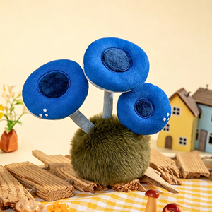 Juguetes <span class=keywords><strong>de</strong></span> peluche personalizados al por mayor <span class=keywords><strong>de</strong></span> fábrica, Peluche <span class=keywords><strong>de</strong></span> anime con diseño <span class=keywords><strong>de</strong></span> Trío <span class=keywords><strong>de</strong></span> Hongos Azules 'Moss Ball Spot', Peluche para máquina expendedora y tiendas - Product Image 1