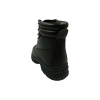 Les fabricants de chaussures chinois proposent des bottes de sécurité et des chaussures d'extérieur sur mesure.