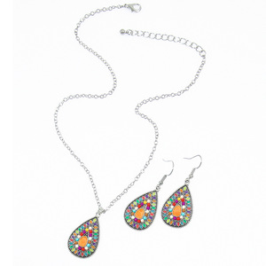 Parure Collier Goutte d'Eau et Boucles d'Oreilles en Alliage et Résine, Style Bohème Tendance pour Femme - Product Image 5