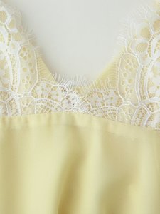 Robe courte en mousseline de soie à bretelles spaghetti avec dentelle personnalisée pour femmes, dos ouvert, sexy et élégante, OEM/ODM par une usine de vêtements chinoise - Product Image 4