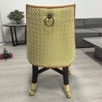 Chaise d'hôtel de luxe en bois massif avec roulettes et coussin, pour usage commercial, roues pour tapis, sac souple – Vente en gros usine Macao